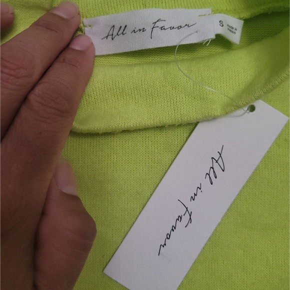 All In Favor Neon Yellow Mock Neck Sweatshirt Size Small - Picture 6 of 7